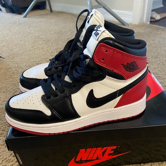Jordan | Shoes | Air Jordan Retro High Og Gs Black Toe 213 Jordan | Shoes | Air Jordan Retro High Og Gs Black Toe 213